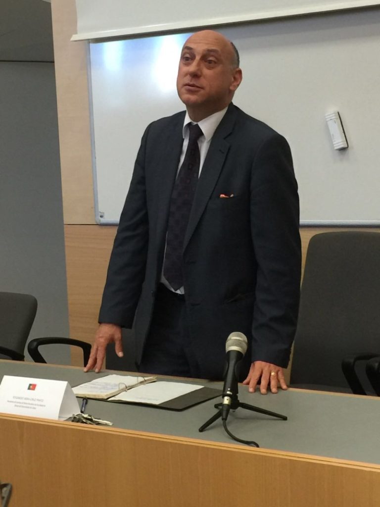 O presidente do Instituto de Direito Brasileiro da Universidade de Lisboa, professor Eduardo Vera-Cruz Pinto, fala sobre "O combate à corrupção pela prevenção jurídica", durante a conferência de abertura.