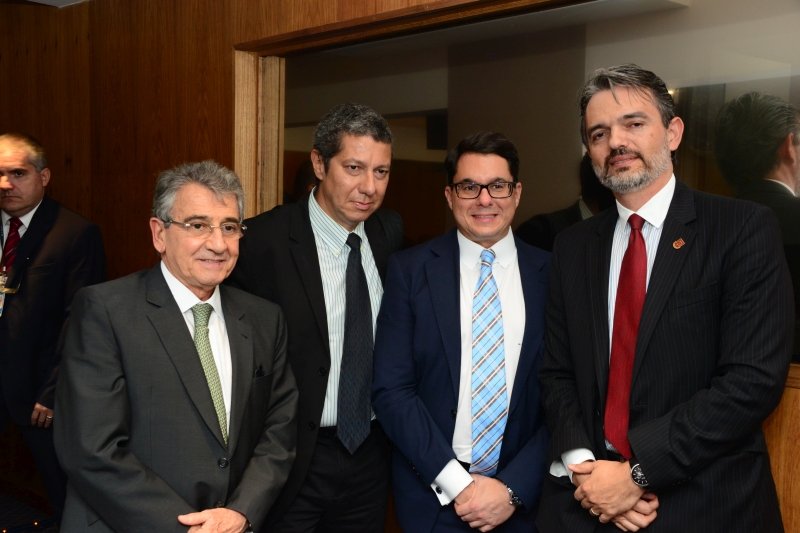 Thiers Montebello, José Roberto Afonso, Marcus Abraham, e Julio Marcelo de Oliveira.